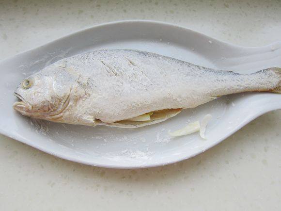 干煎黃花魚的做法-家常味煎菜譜