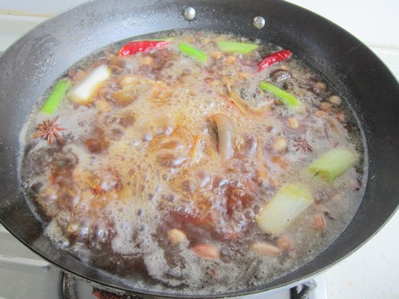 花生紅燒豬蹄的做法-家常味燒菜譜