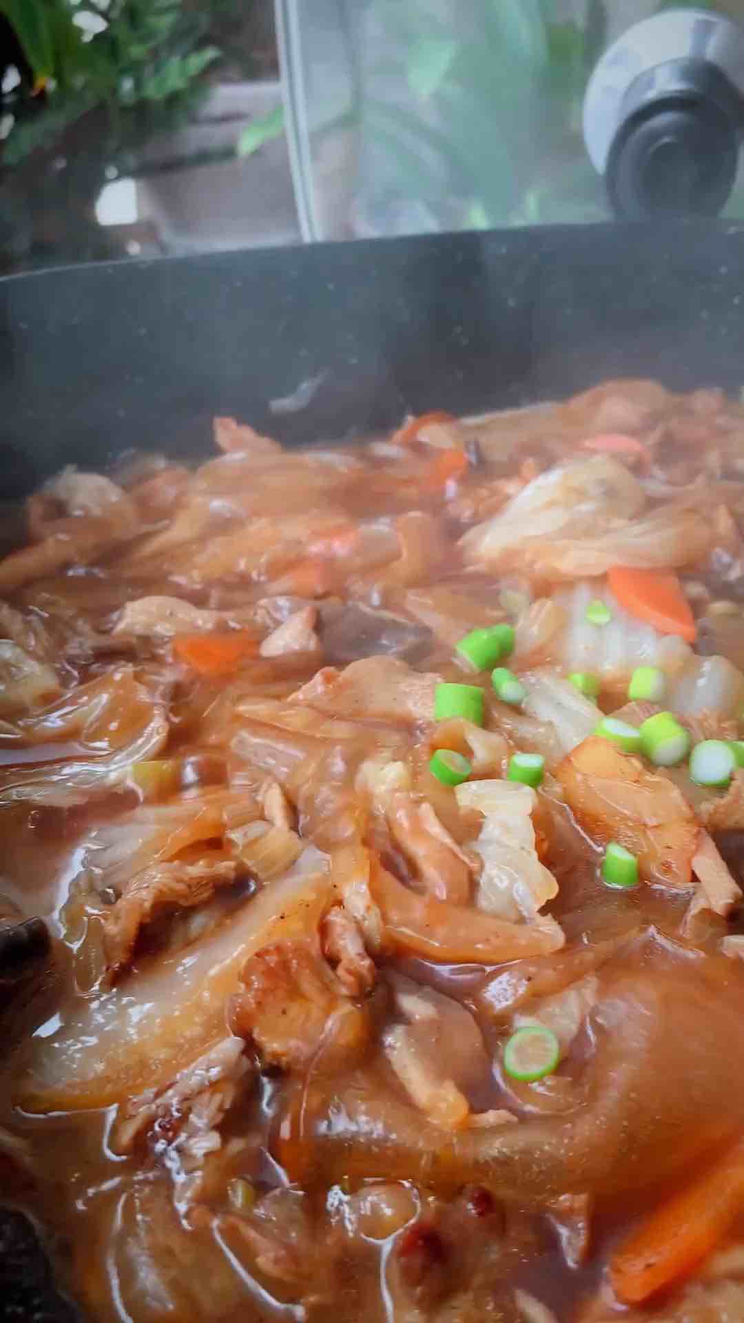 白菜粉皮五花肉的做法-咸鮮味燉菜譜