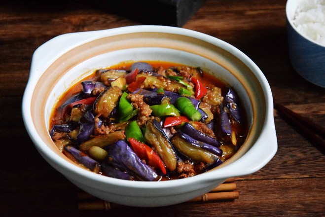 魚香茄子煲的做法-醬香味燒菜譜