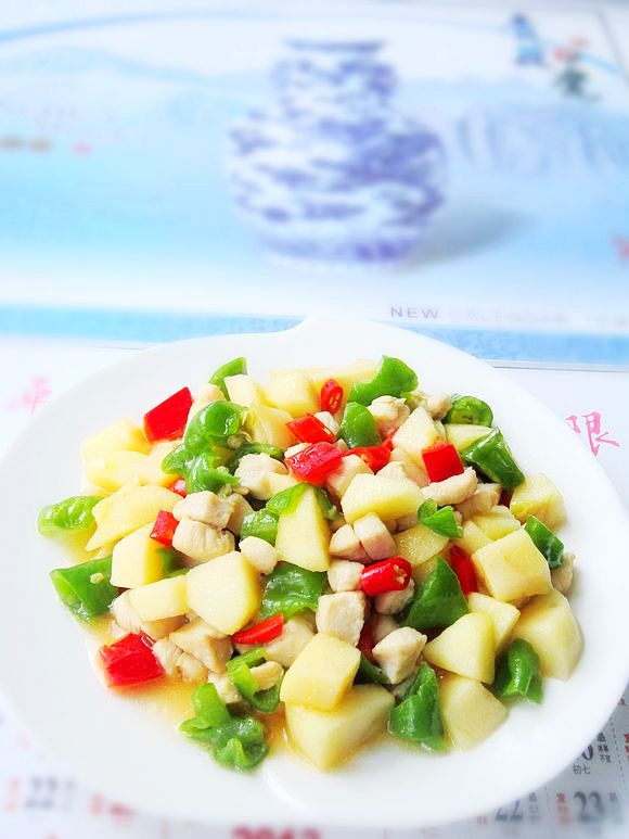 雙椒蘋果炒雞丁的做法-家常味炒菜譜