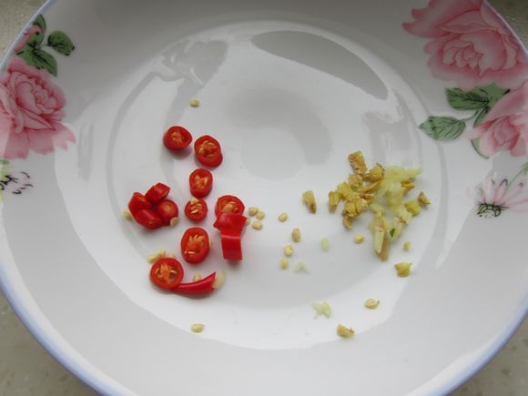 韭黃炒肉末的做法-家常味炒菜譜-易網(wǎng)健康養(yǎng)生網(wǎng) 韭黃炒肉末的做法-家常味炒菜譜