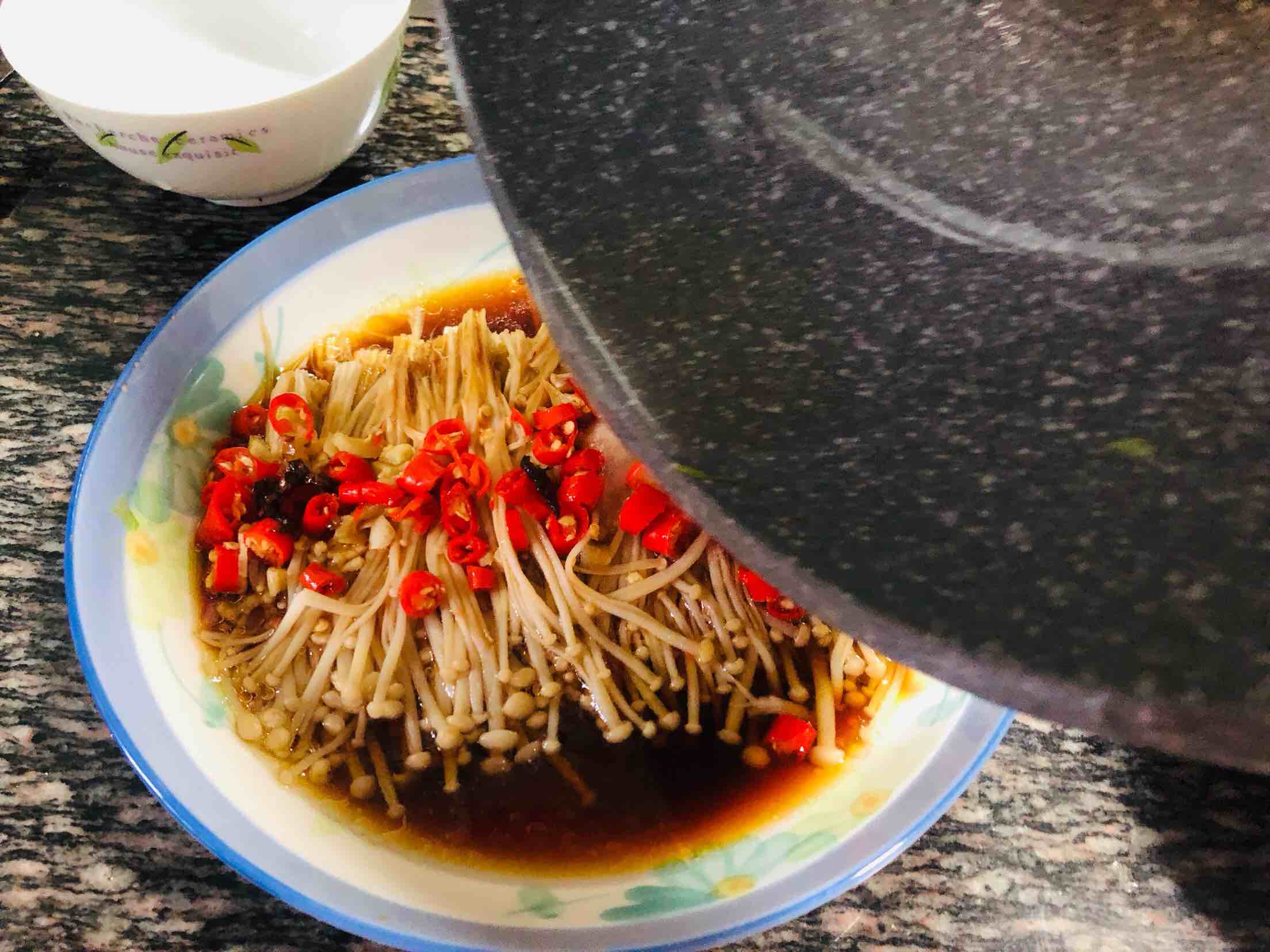 清蒸金針菇的做法-香辣味蒸菜譜