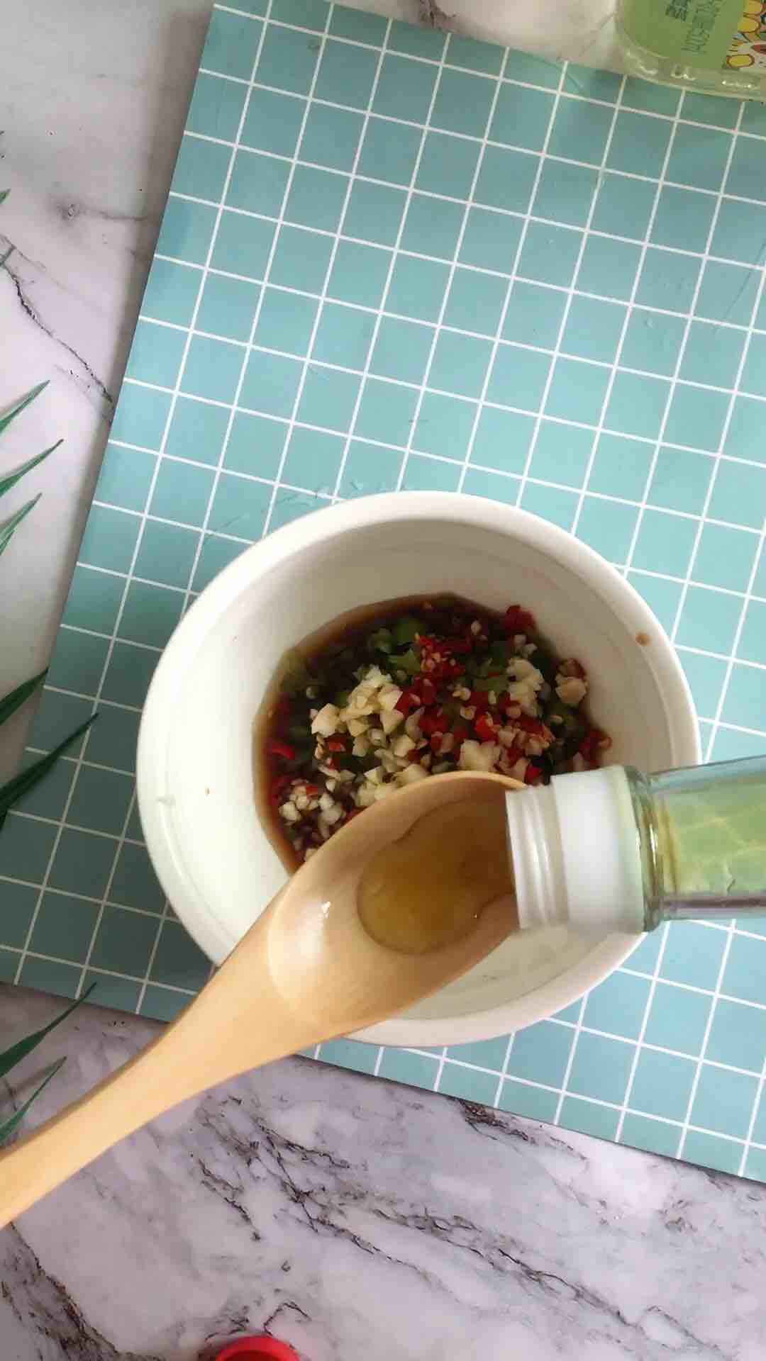 涼拌折耳根的做法-家常味拌菜譜-易網健康養生網 涼拌折耳根的做法-家常味拌菜譜