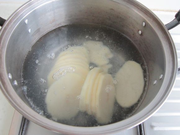 大盤雞火鍋的做法-家常味燉菜譜