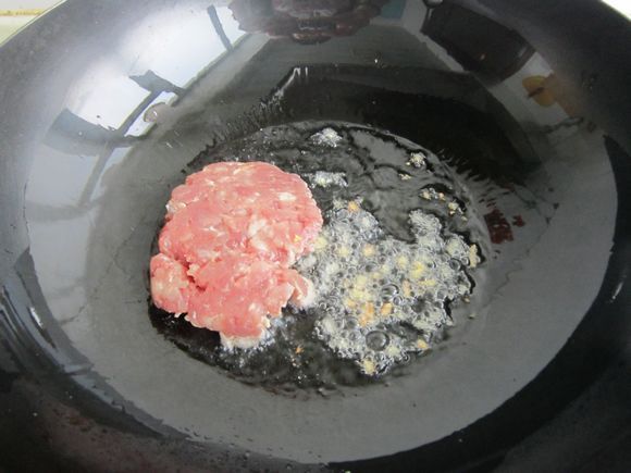 韭黃炒肉末的做法-家常味炒菜譜-易網(wǎng)健康養(yǎng)生網(wǎng) 韭黃炒肉末的做法-家常味炒菜譜