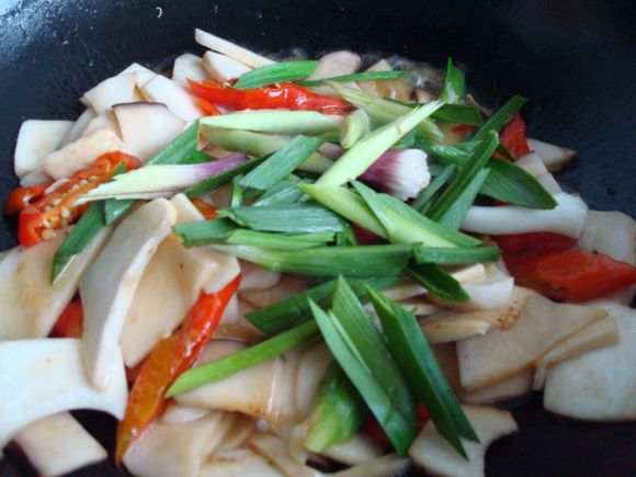 杏鮑菇炒肉片的做法-家常味炒菜譜-易網(wǎng)健康養(yǎng)生網(wǎng) 杏鮑菇炒肉片的做法-家常味炒菜譜