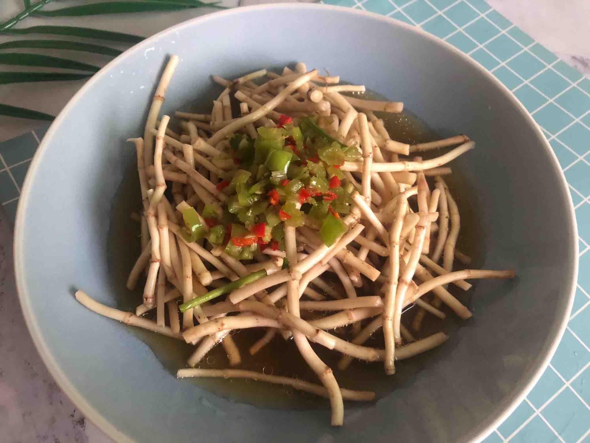 涼拌折耳根的做法-家常味拌菜譜-易網健康養生網 涼拌折耳根的做法-家常味拌菜譜