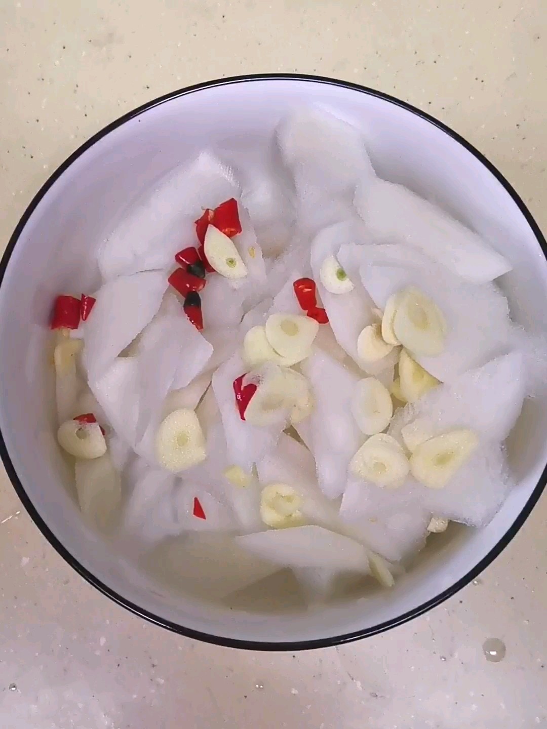 開胃拌蘿卜的做法-咸鮮味拌菜譜