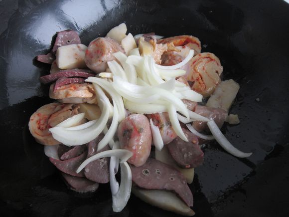 爆炒面肺子的做法-香辣味炒菜譜-易網(wǎng)健康養(yǎng)生網(wǎng) 爆炒面肺子的做法-香辣味炒菜譜