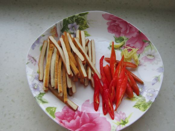 香干蒜薹炒肉絲的做法-家常味炒菜譜