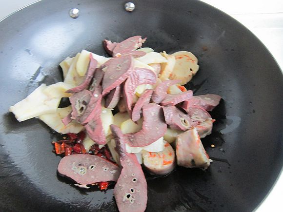 爆炒面肺子的做法-香辣味炒菜譜-易網(wǎng)健康養(yǎng)生網(wǎng) 爆炒面肺子的做法-香辣味炒菜譜