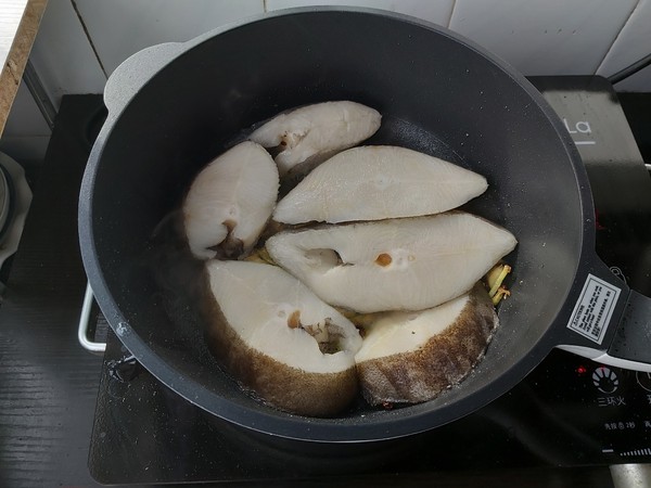 醬燒比目魚的做法-咸鮮味燉菜譜