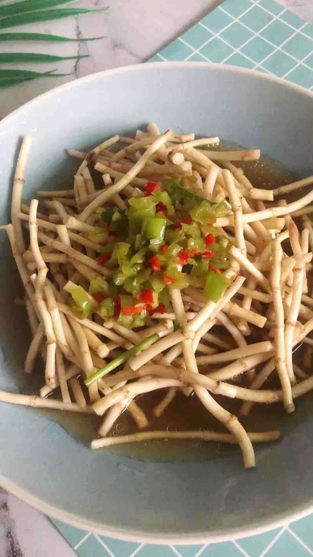 涼拌折耳根的做法-家常味拌菜譜