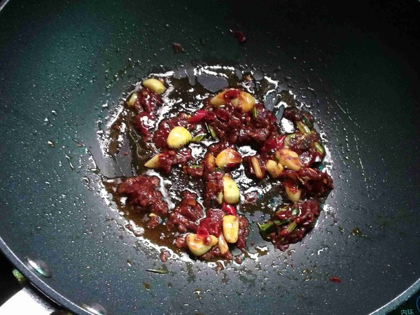 魚香茄子煲的做法-醬香味燒菜譜