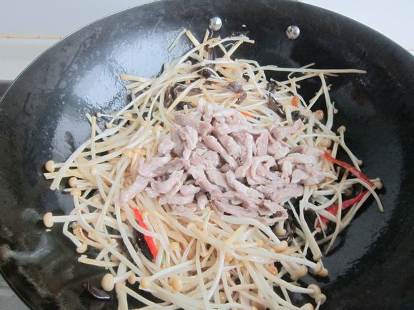 金針菇黑木耳炒肉絲的做法-咸鮮味炒菜譜