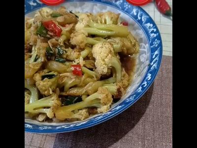 酸辣蝦皮炒菜花的做法-酸辣味炒菜譜