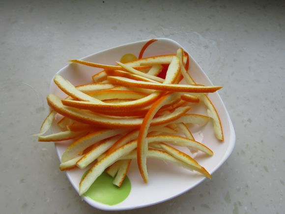 橙子皮拌青蘿卜絲的做法-家常味拌菜譜