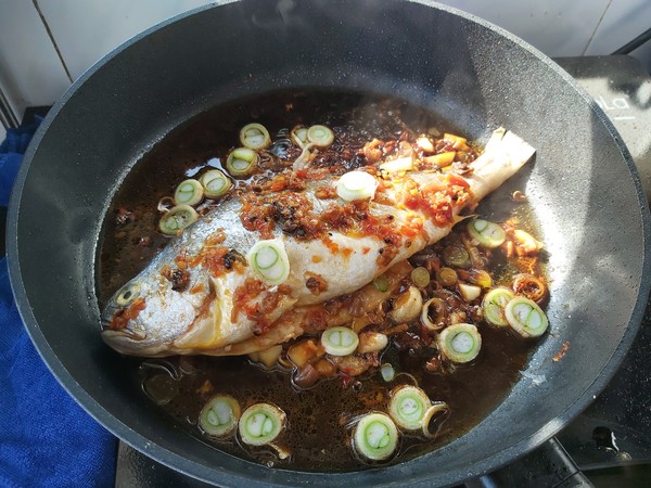 XO醬燒黃花魚的做法-香辣味燉菜譜