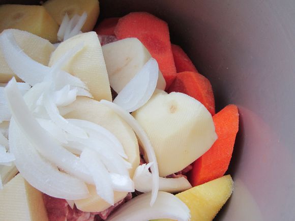 沙吾爾燜肉的做法-家常味燉菜譜