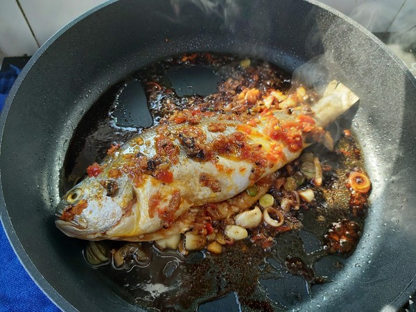 XO醬燒黃花魚的做法-香辣味燉菜譜