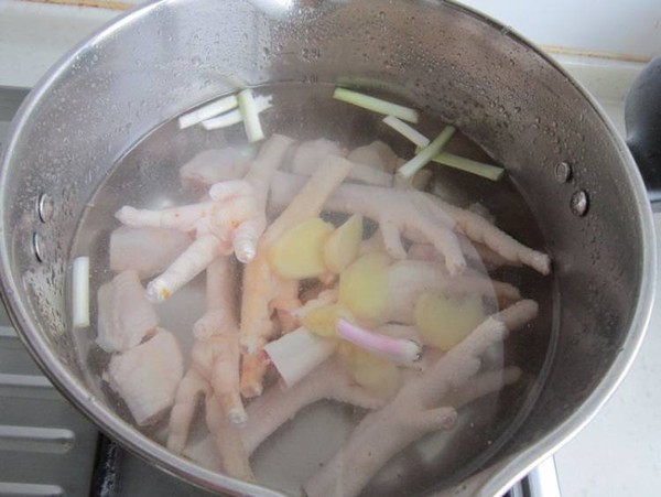 鹵水雞爪的做法-家常味鹵菜譜