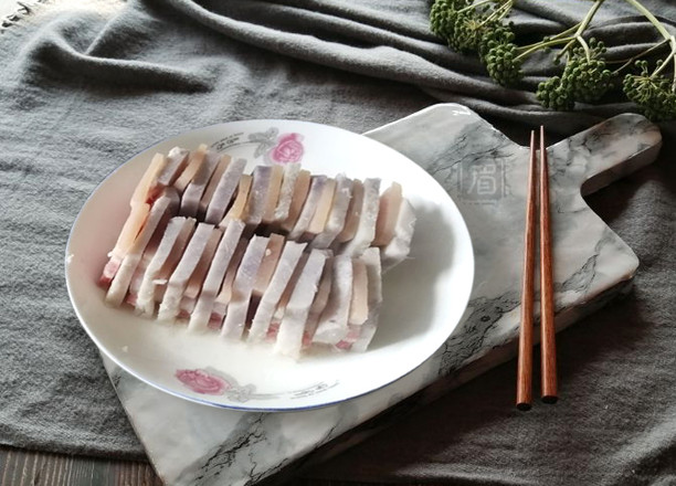 咸肉蒸芋頭的做法-咸鮮味蒸菜譜-易網健康養生網 咸肉蒸芋頭的做法-咸鮮味蒸菜譜