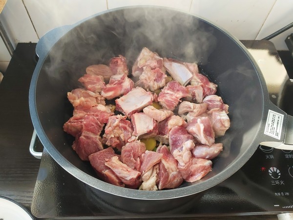 紅燒排骨燉土豆的做法-家常味燉菜譜