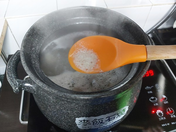 自制豬皮凍的做法-家常味砂鍋菜譜