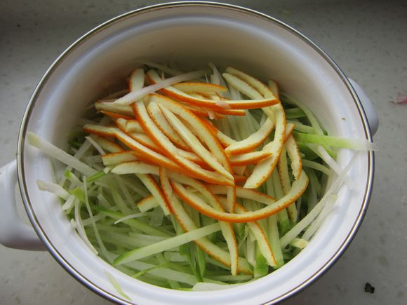 橙子皮拌青蘿卜絲的做法-家常味拌菜譜