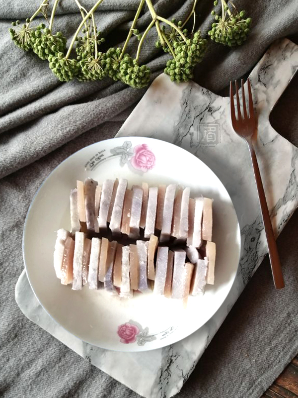 咸肉蒸芋頭的做法-咸鮮味蒸菜譜-易網健康養生網 咸肉蒸芋頭的做法-咸鮮味蒸菜譜