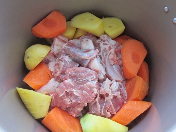 沙吾爾燜肉的做法-家常味燉菜譜