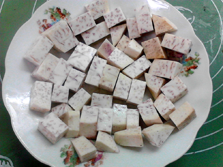 香芋蒸排骨的做法-家常味蒸菜譜