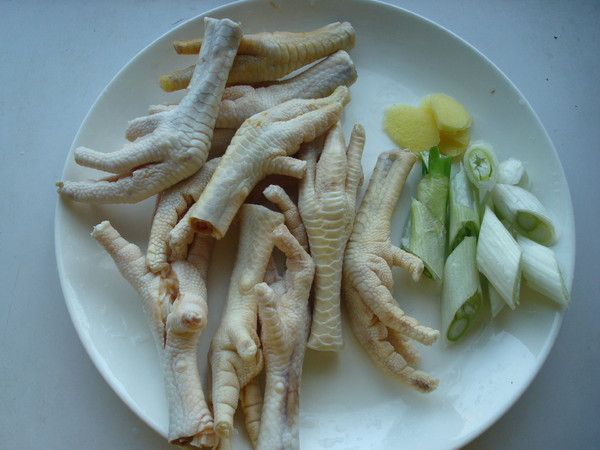 電飯煲燜雞爪的做法-麻辣味燜菜譜