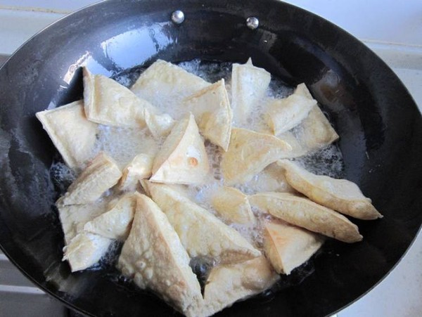 鹵豆腐干的做法-家常味鹵菜譜-易網健康養生網 鹵豆腐干的做法-家常味鹵菜譜