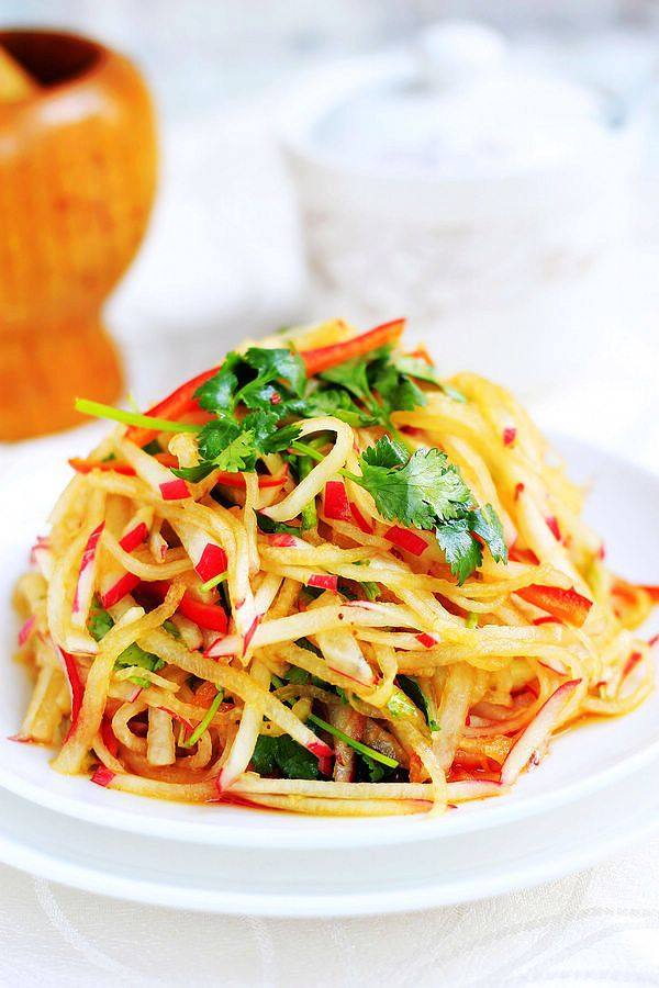 香菜拌紅蘿卜的做法-家常味拌菜譜