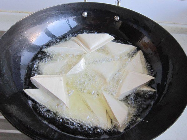 鹵豆腐干的做法-家常味鹵菜譜-易網健康養生網 鹵豆腐干的做法-家常味鹵菜譜