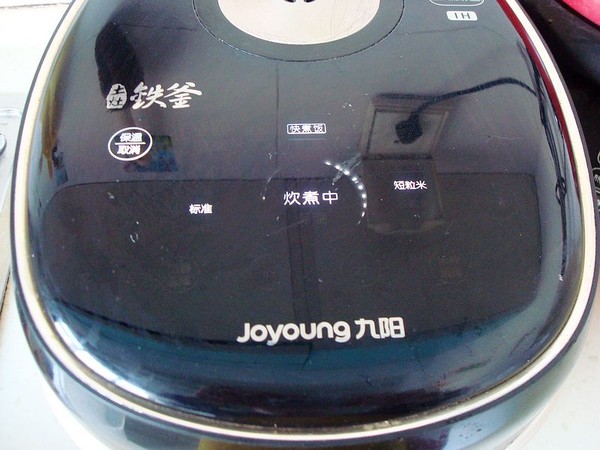 電飯煲燜雞爪的做法-麻辣味燜菜譜