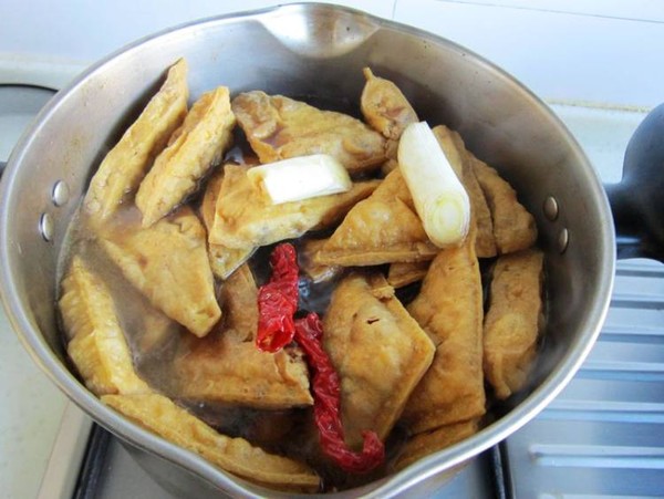 鹵豆腐干的做法-家常味鹵菜譜-易網健康養生網 鹵豆腐干的做法-家常味鹵菜譜