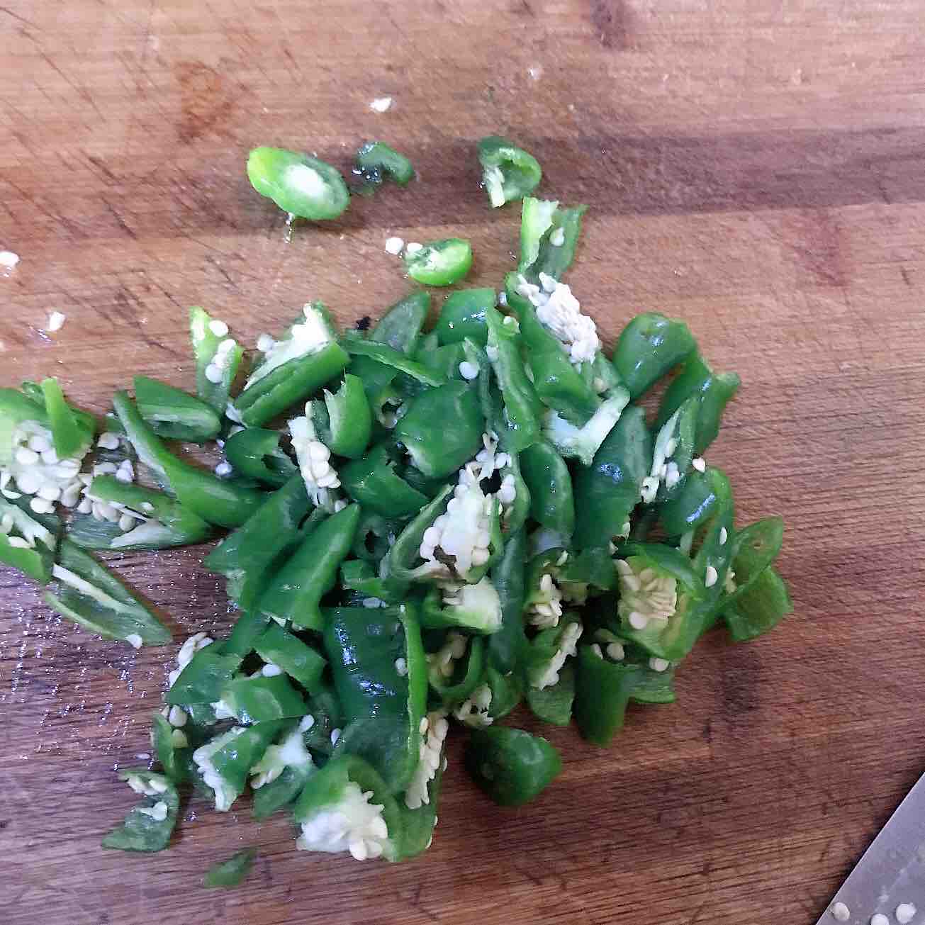 荷包蛋辣椒的做法-咸鮮味炒菜譜