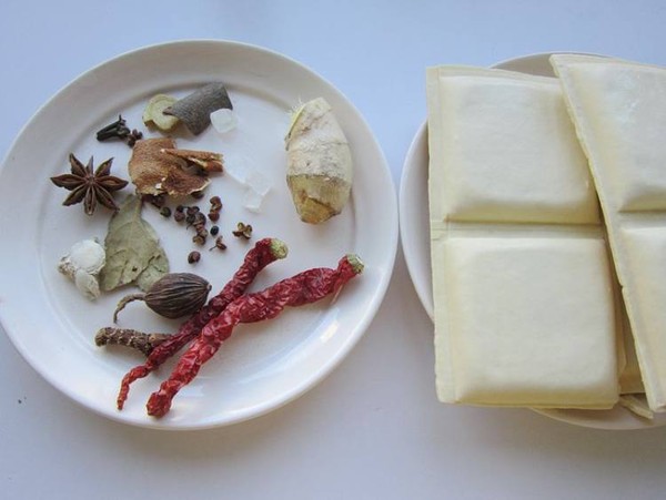 鹵豆腐干的做法-家常味鹵菜譜-易網<a href=http://www.gyfww.com/ target=_blank class=infotextkey>健康養生</a>網 鹵豆腐干的做法-家常味鹵菜譜