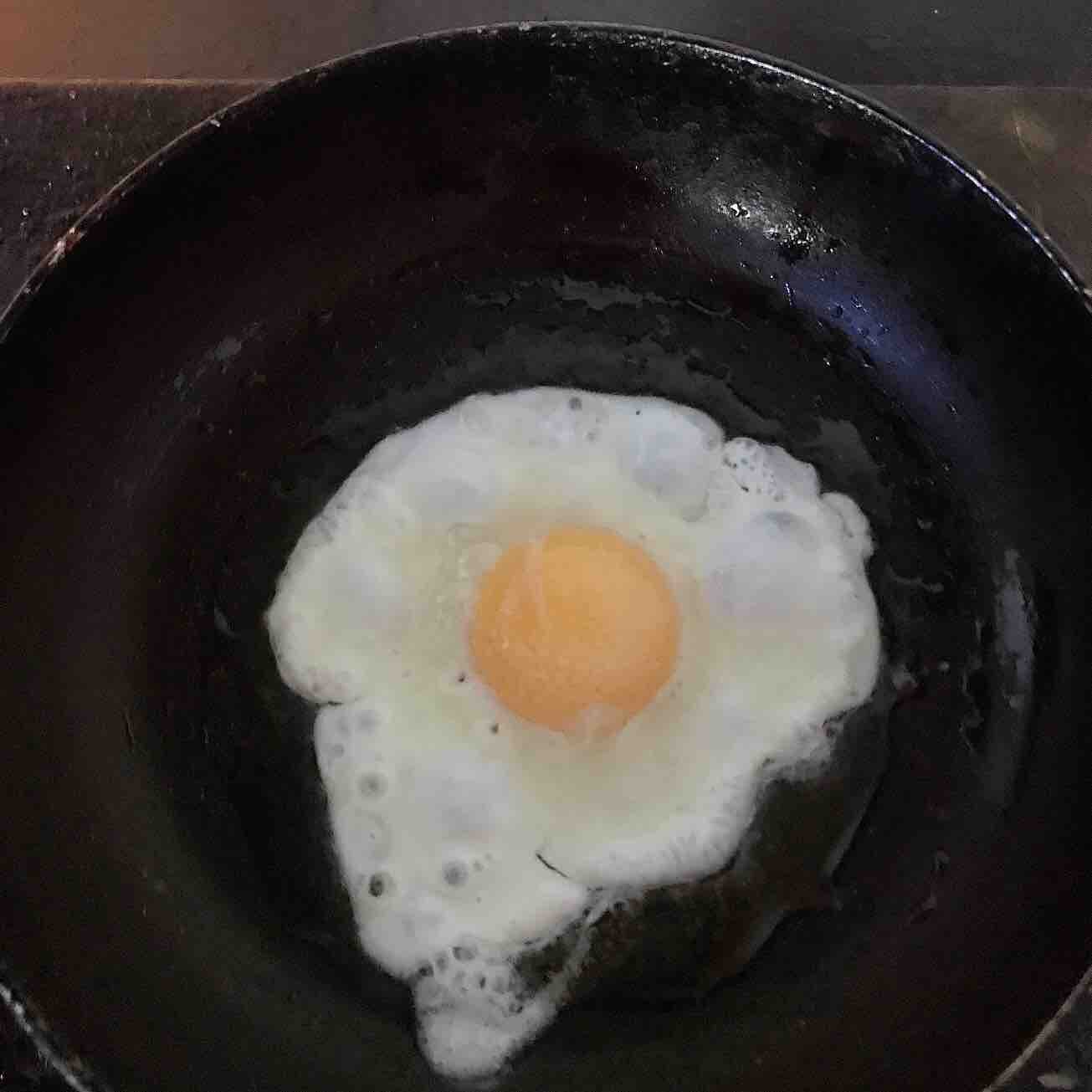 荷包蛋辣椒的做法-咸鮮味炒菜譜