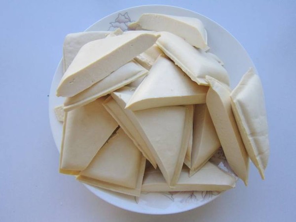 鹵豆腐干的做法-家常味鹵菜譜-易網健康養生網 鹵豆腐干的做法-家常味鹵菜譜