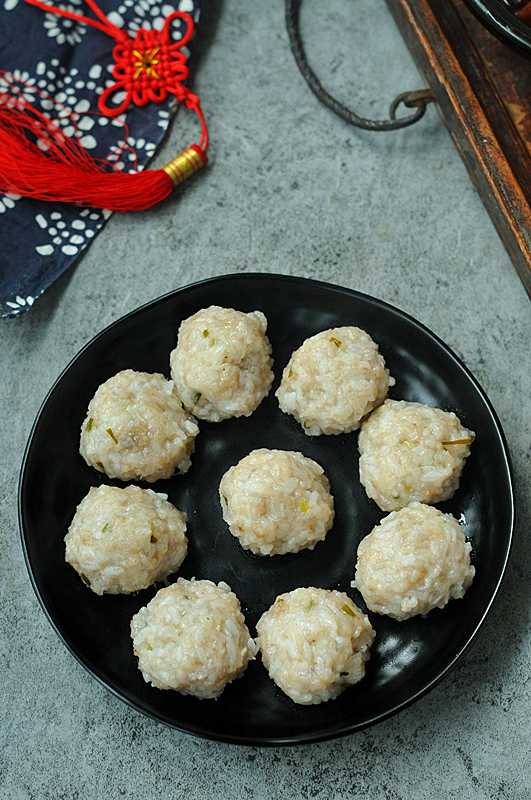 糯米蓮藕丸子的做法-家常味蒸菜譜-易網健康養生網 糯米蓮藕丸子的做法-家常味蒸菜譜