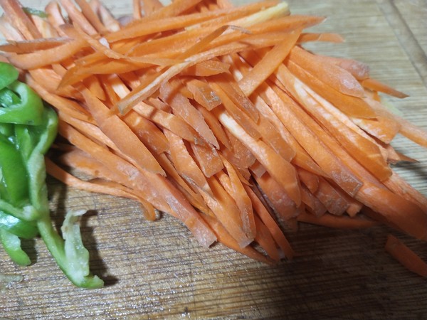 豬皮炒三絲的做法-家常味炒菜譜