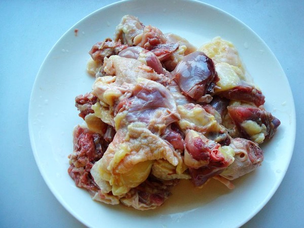 電飯煲荸薺燉雞的做法-家常味燉菜譜