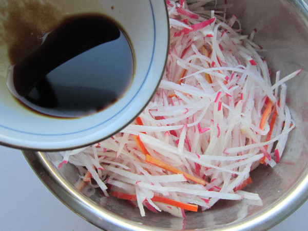 香菜拌紅蘿卜的做法-家常味拌菜譜