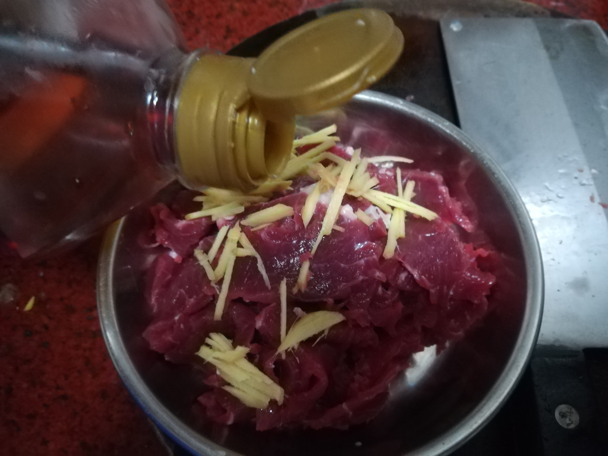 番茄炒牛肉的做法-家常味炒菜譜