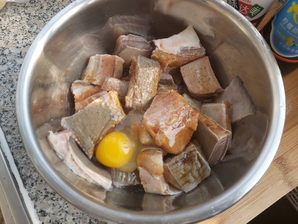 香酥老板魚的做法-家常味炸菜譜