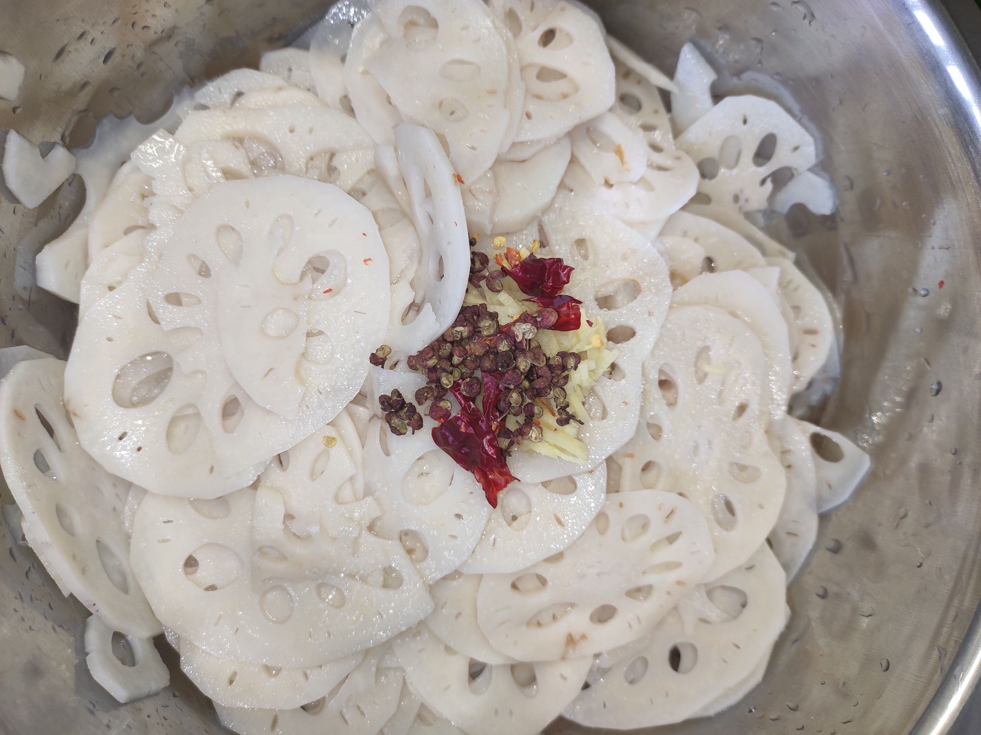 熗拌蓮藕的做法-酸辣味拌菜譜